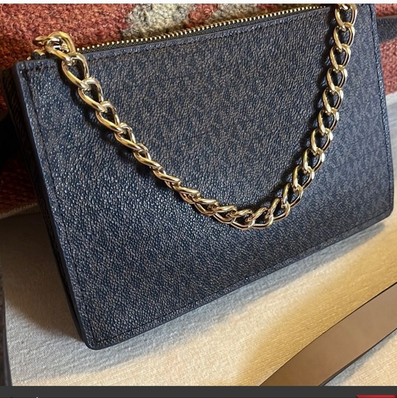 MK Fanny bag  belt sizes small and large . New with tag - Picture 3 of 13